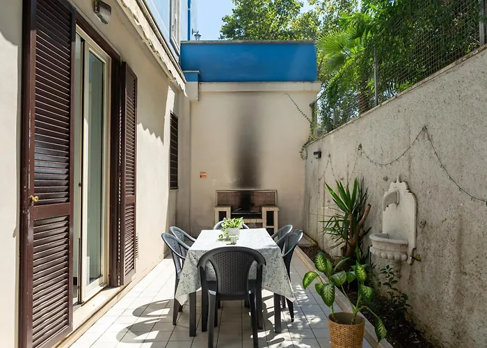 Green e S Camillo - 2 Bedroom With Garden And Bbq - By Holiday Homes